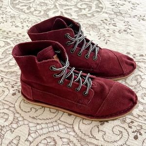 TOMS Women’s 8 Burgundy Tomboy Suede Lace up Chukka Flat Boots